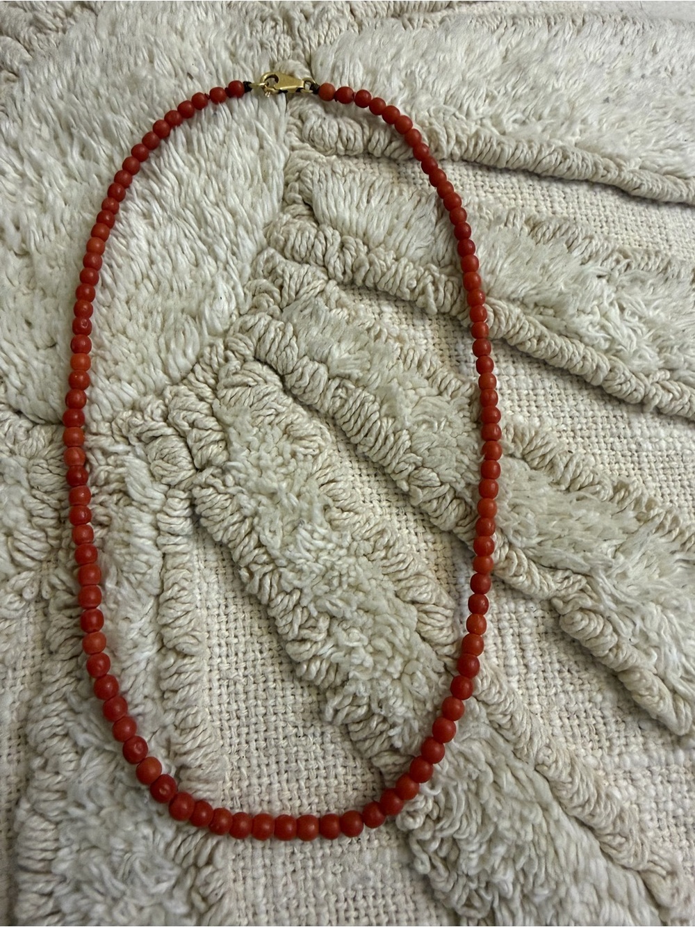 Vintage Natural Red Coral Bead Necklace 16" 10.15g 18K Gold Clasp BREV Italian - Picture 4 of 16